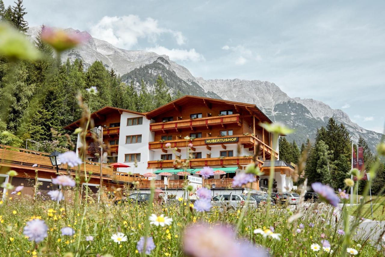 Hotel Hubertushof - Ihr Hotel Mit Herz Leutasch Esterno foto