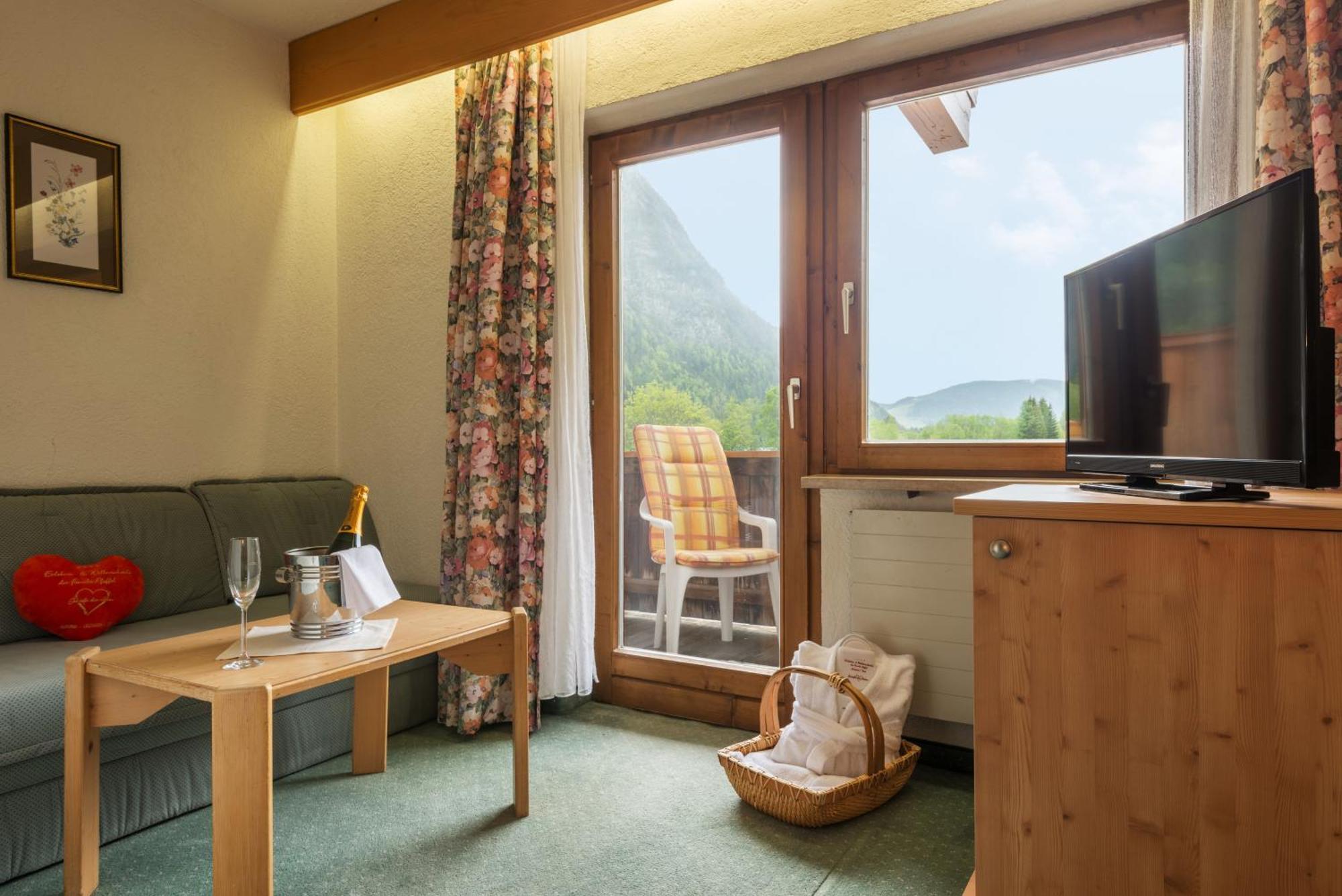 Hotel Hubertushof - Ihr Hotel Mit Herz Leutasch Esterno foto